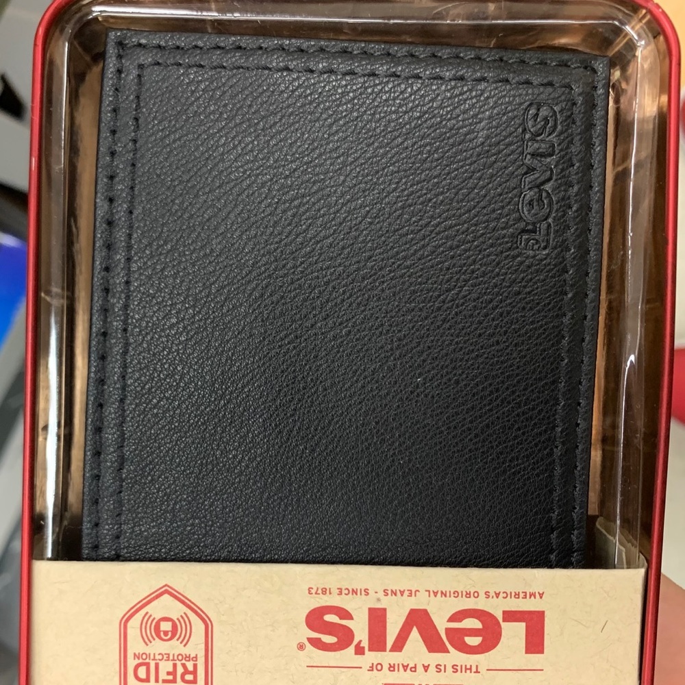 Levi wallet